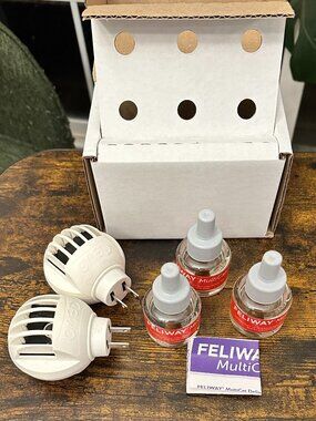 FELIWAY MultiCat 3 x 30 Day Cat Calming Refills with 2 Pheromone Diffusers